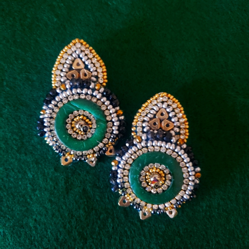 "La Reina" handmade clip on earrings